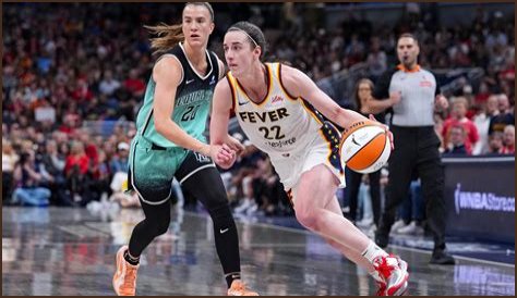 Who does Caitlin end up with on The Flash?